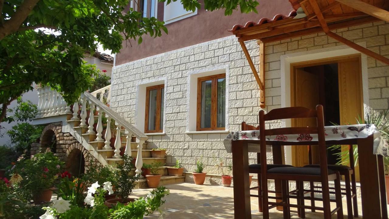 Guesthouse Hlias Gloria Berat Luaran gambar